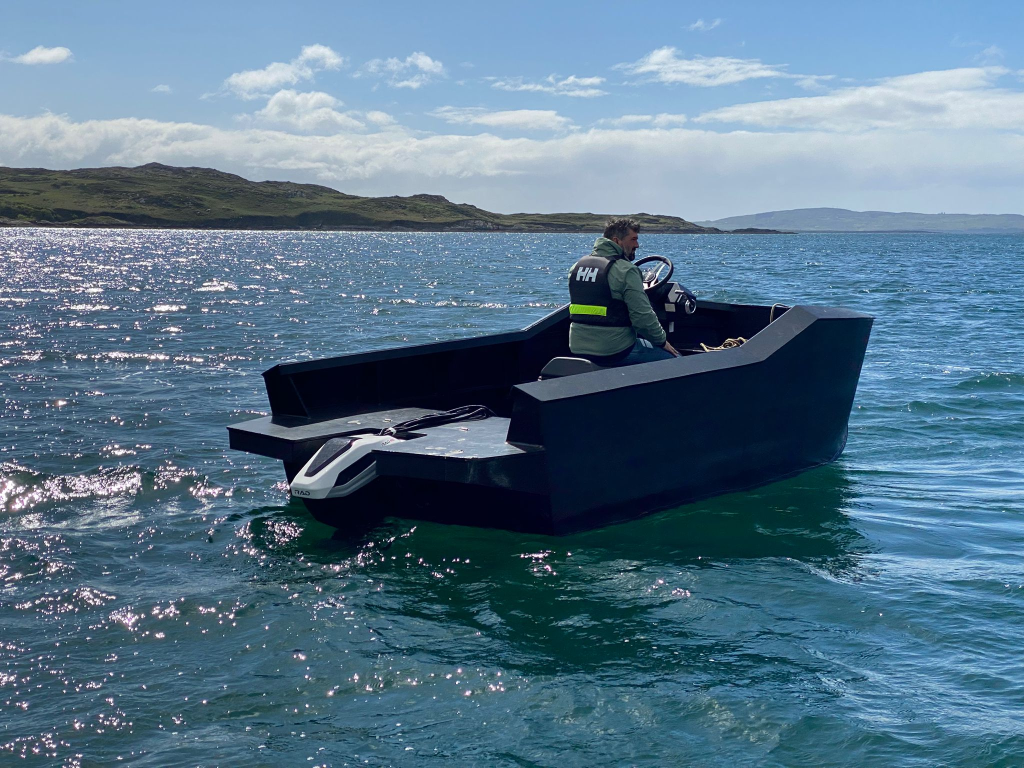 Teal Marine 5m — Open cockpit and RAD electric drive